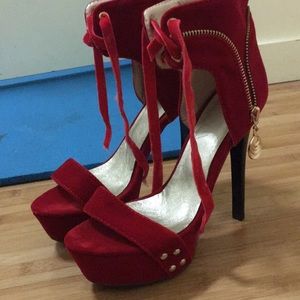 Am selling shoes